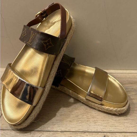 Louis Vuitton sandals perfect for summer - Picture 2 of 5